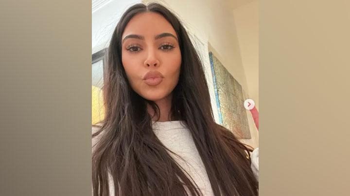 Kim Kardashian Merinci Berapa Banyak Botox dan Filler di Wajahnya yang Bebas Kerutan