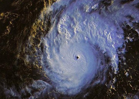 Prakiraan Cuaca BMKG: Hujan, Gelombang 6 Meter, Bibit Siklon Tropis 95S