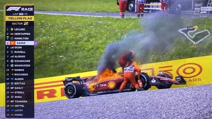 Mobilnya Terbakar di F1 GP Austria, Carlos Sainz: Tiba-tiba Rusak